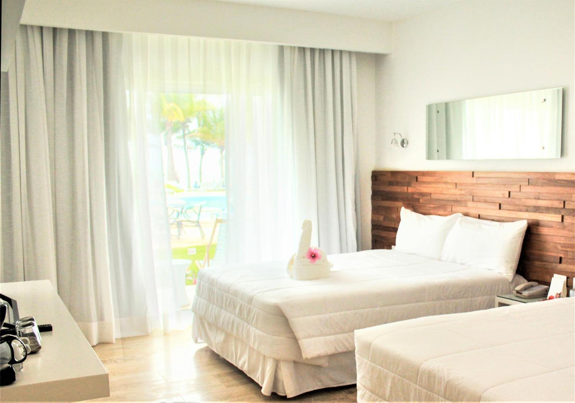 Superior Queen Room Ocean View Two Queen Beds Non-Smoking